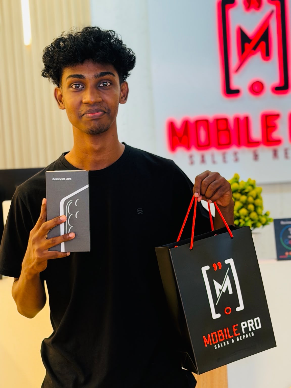 Happy customer with Galaxy S26 Ultra